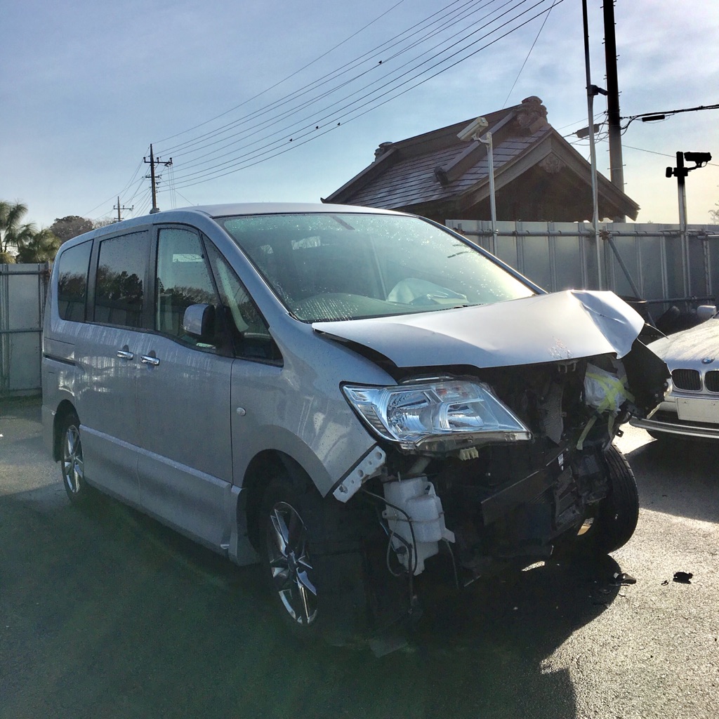 事故車セレナ買取実績